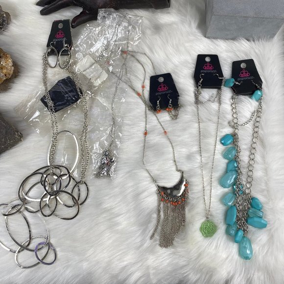 NWT Paparazzi Necklaces - Five Pieces - Picture 1 of 5